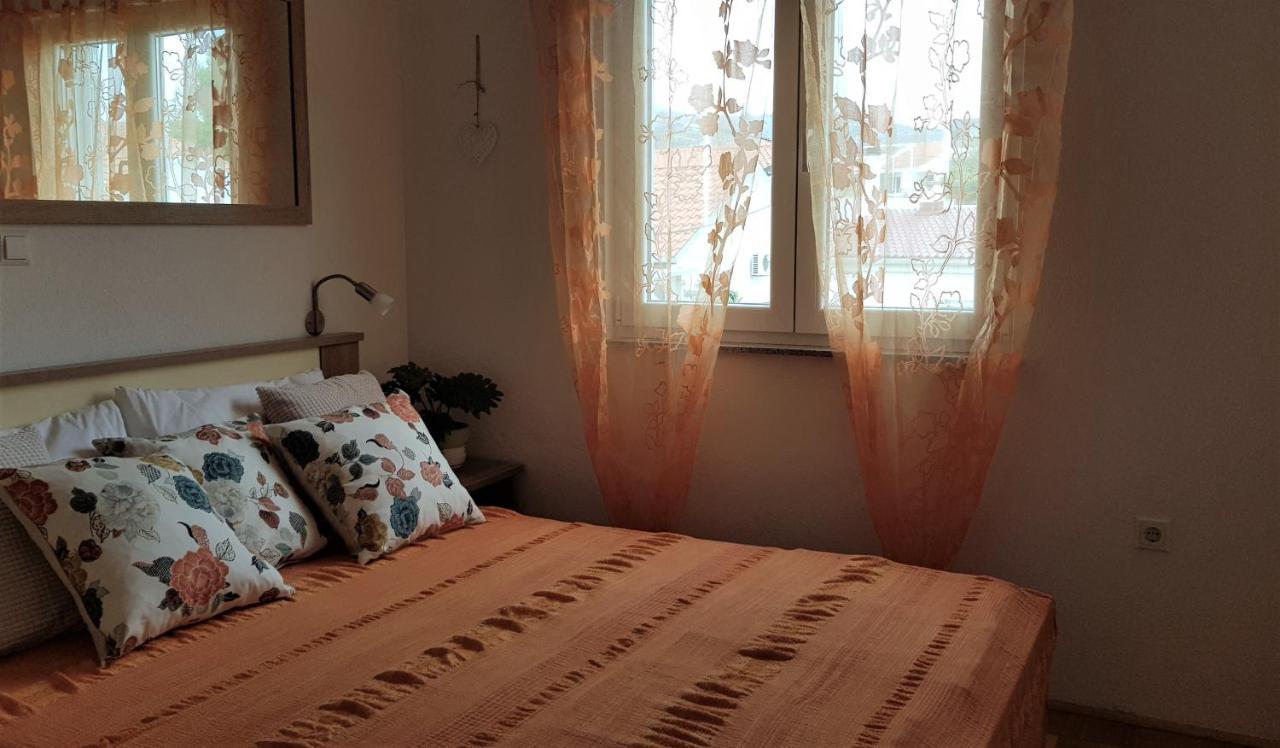 Apartmani Villa Lilliana Tribalj Exteriör bild