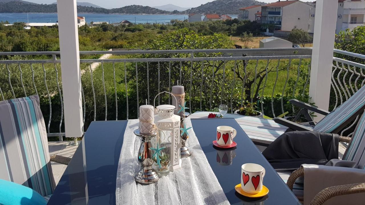 Apartmani Villa Lilliana Tribalj Exteriör bild