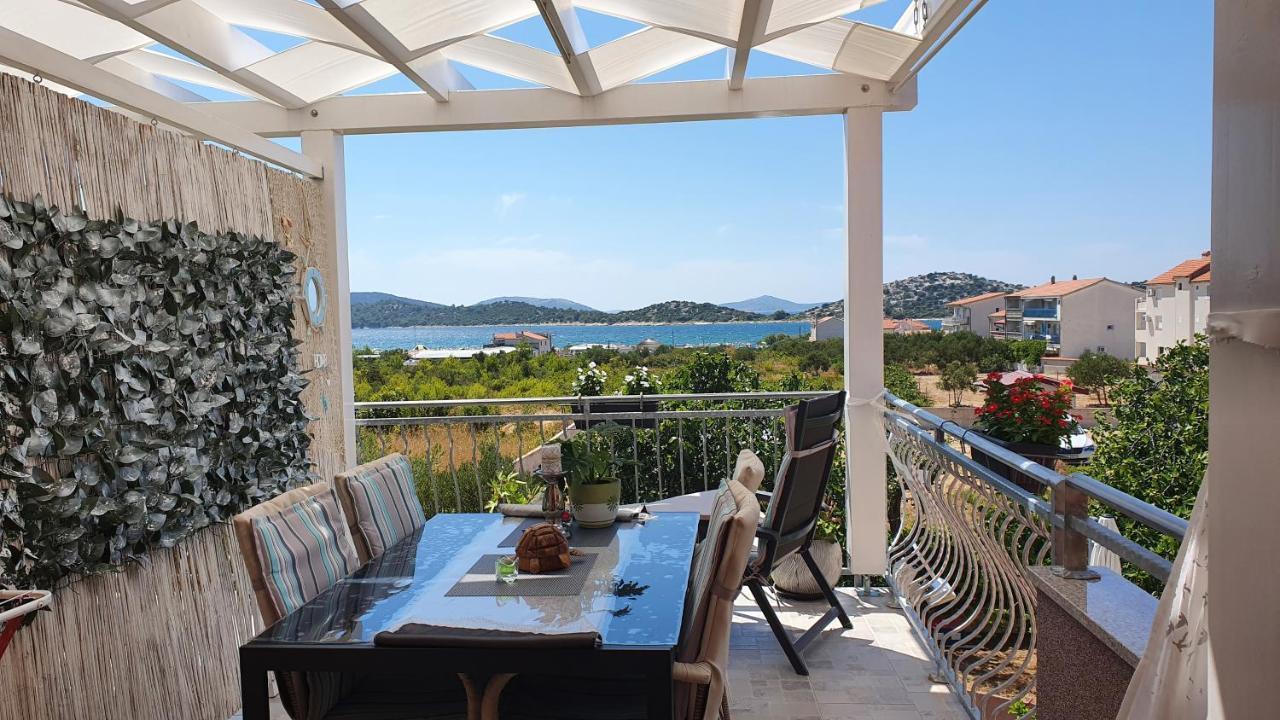 Apartmani Villa Lilliana Tribalj Exteriör bild