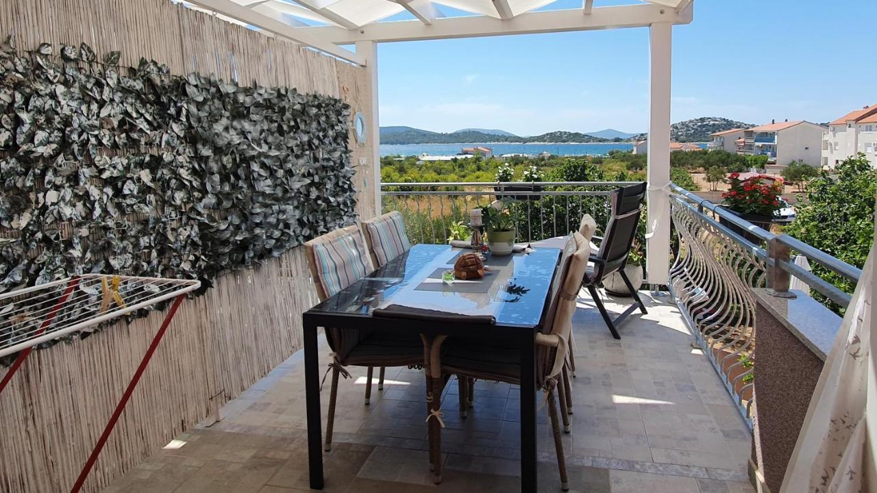 Apartmani Villa Lilliana Tribalj Exteriör bild