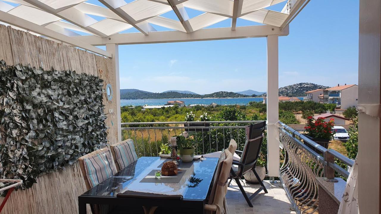 Apartmani Villa Lilliana Tribalj Exteriör bild