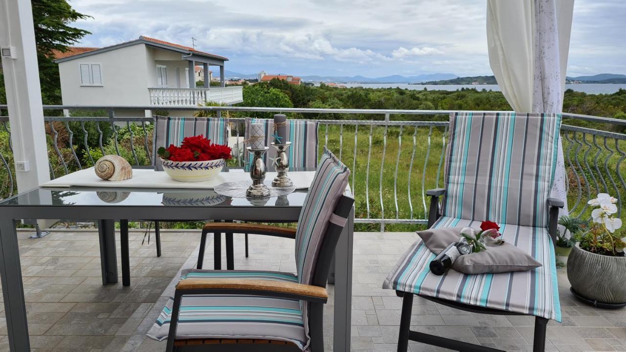 Apartmani Villa Lilliana Tribalj Exteriör bild