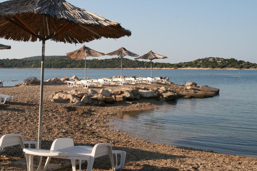 Apartmani Villa Lilliana Tribalj Exteriör bild